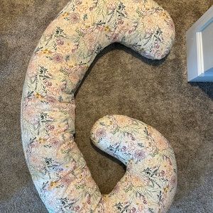 Pregnancy pillow